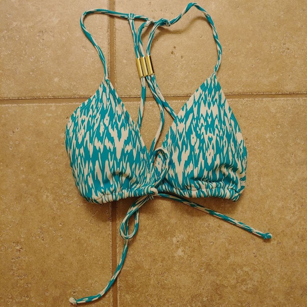 NWOT Forever 21 bikini top